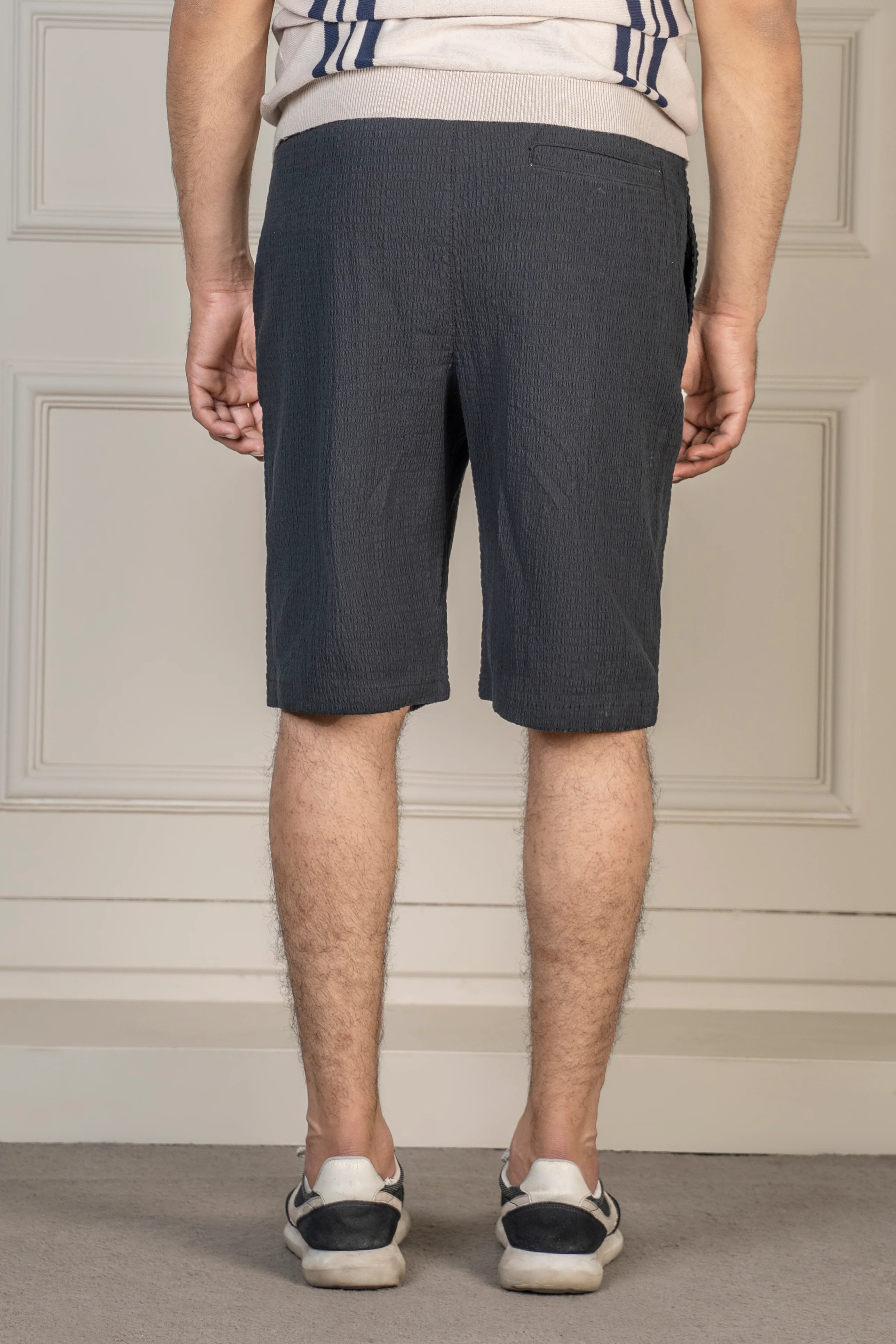REGULAR FIT TEXTURED SHORT BLACK - Image 4